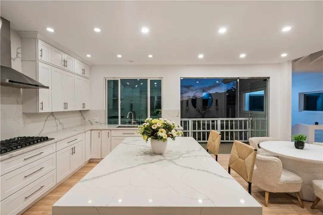 Additional image 110 of 2019 Sunset Plaza Drive, Los Angeles, CA 90069