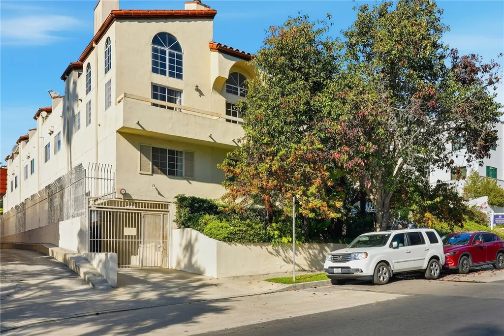 Additional image 2 of 871 S Lucerne Blvd Unit 2, Los Angeles, CA 90005
