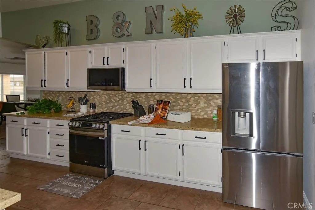 Additional image 24 of 14159 Fresian Avenue, Apple Valley, CA 92307