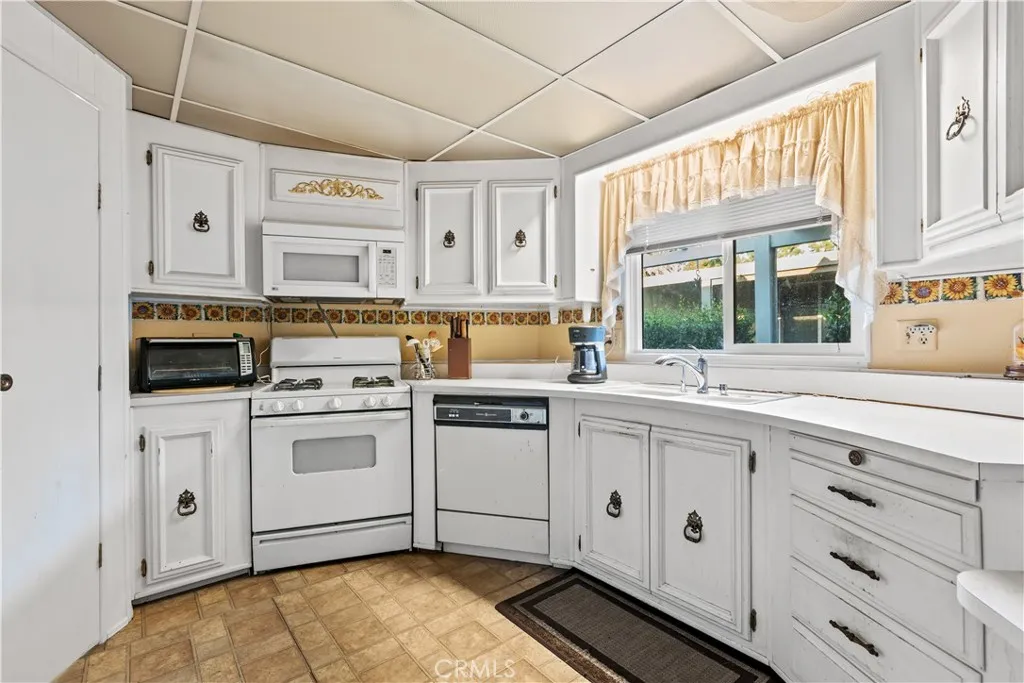 Additional image 10 of 5200 Irvine Blvd Unit 401, Irvine, CA 92620