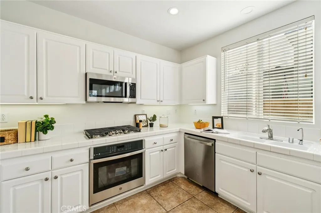 Additional image 77 of 24150 View Pointe Ln, Valencia, CA 91355