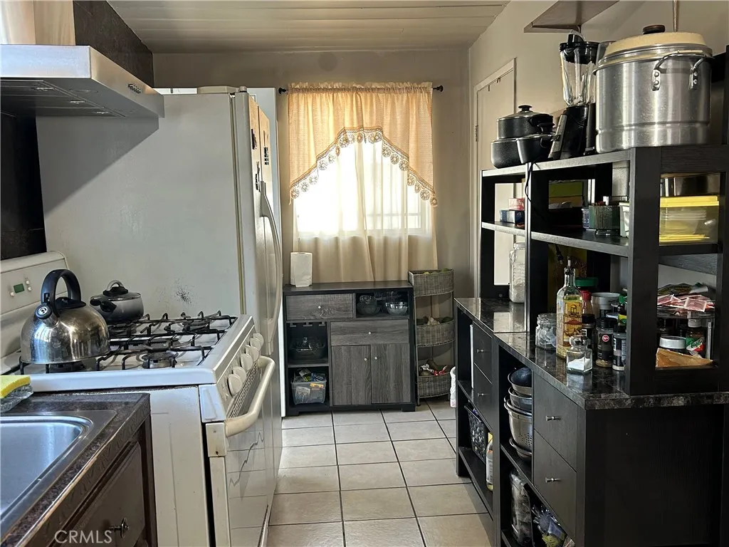 Additional image 9 of 2011 E Elizabeth St, Compton, CA 90221