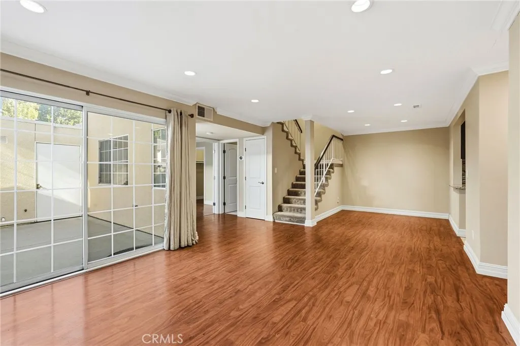 Additional image 5 of 19208 Hamlin Street Unit 5, Reseda, CA 91335