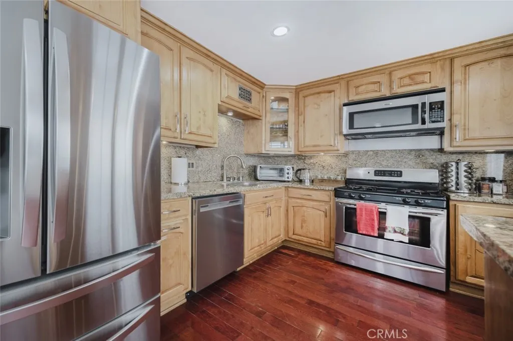 Additional image 53 of 9775 Via Roma, Burbank, CA 91504