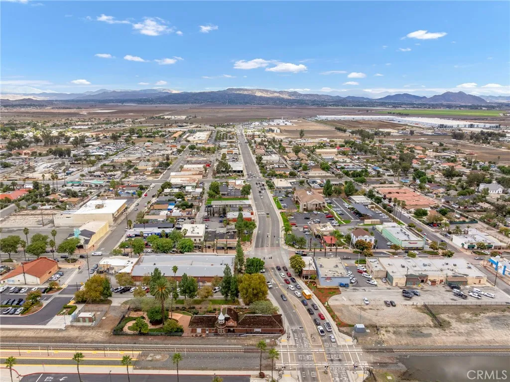 Additional image 19 of 318 S D St, Perris, CA 92570