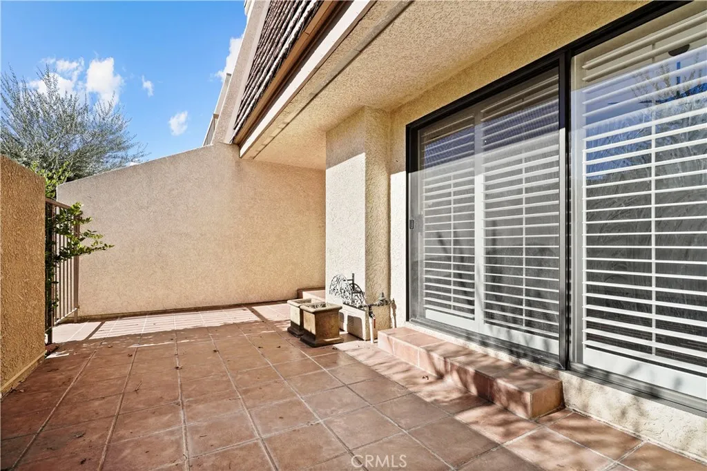 Additional image 32 of 18409 Collins Street Unit D, Tarzana, CA 91356