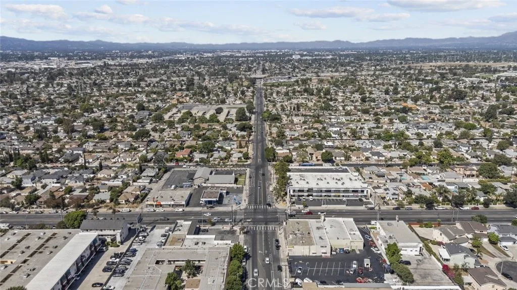 Additional image 4 of 12061 Strathern Street, North Hollywood, CA 91605