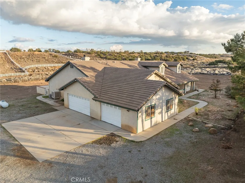 8135 Winmar, Hesperia, CA 92344