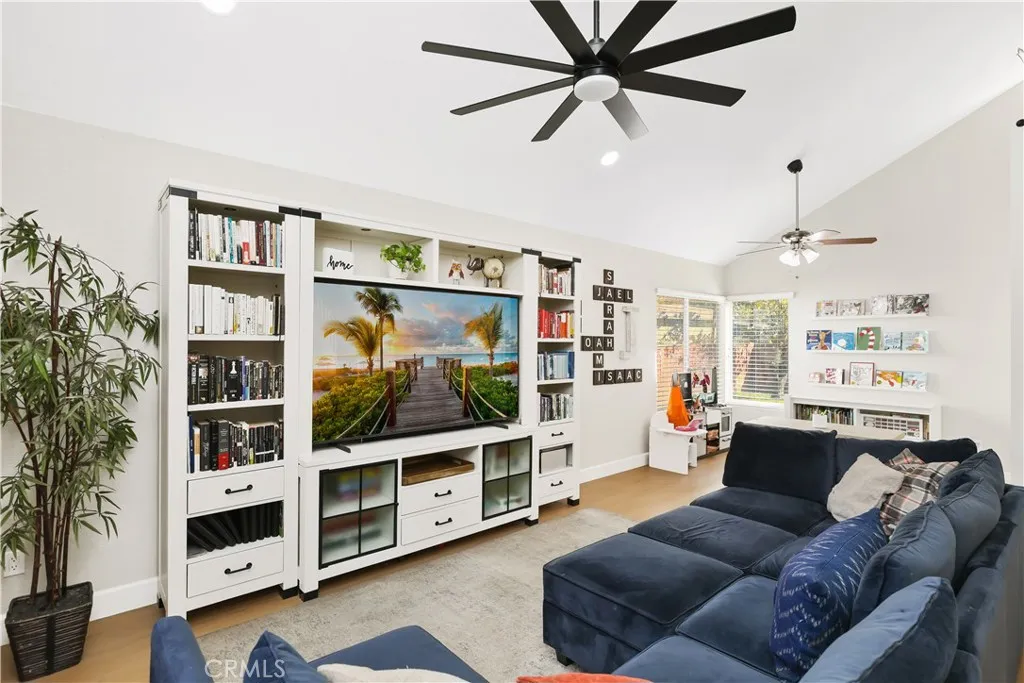 Additional image 4 of 310 Hartford Cir, Redlands, CA 92374