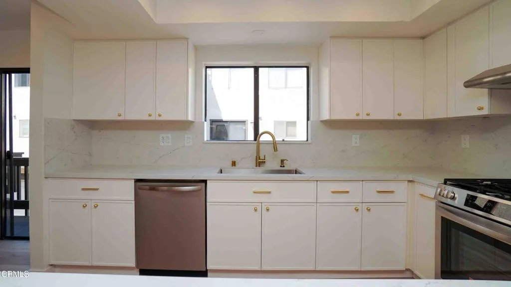 Additional image 11 of 21801 Burbank Boulevard Unit 74, Woodland Hills, CA 91367