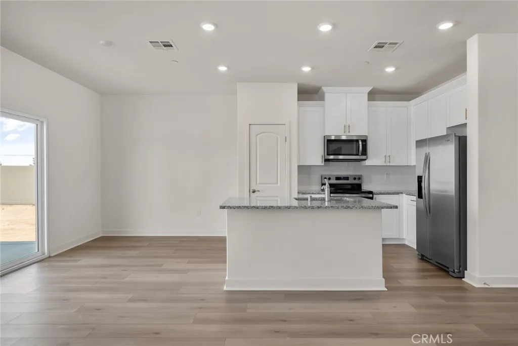 Additional image 10 of 14896 Desert Lily Court, Apple Valley, CA 92307