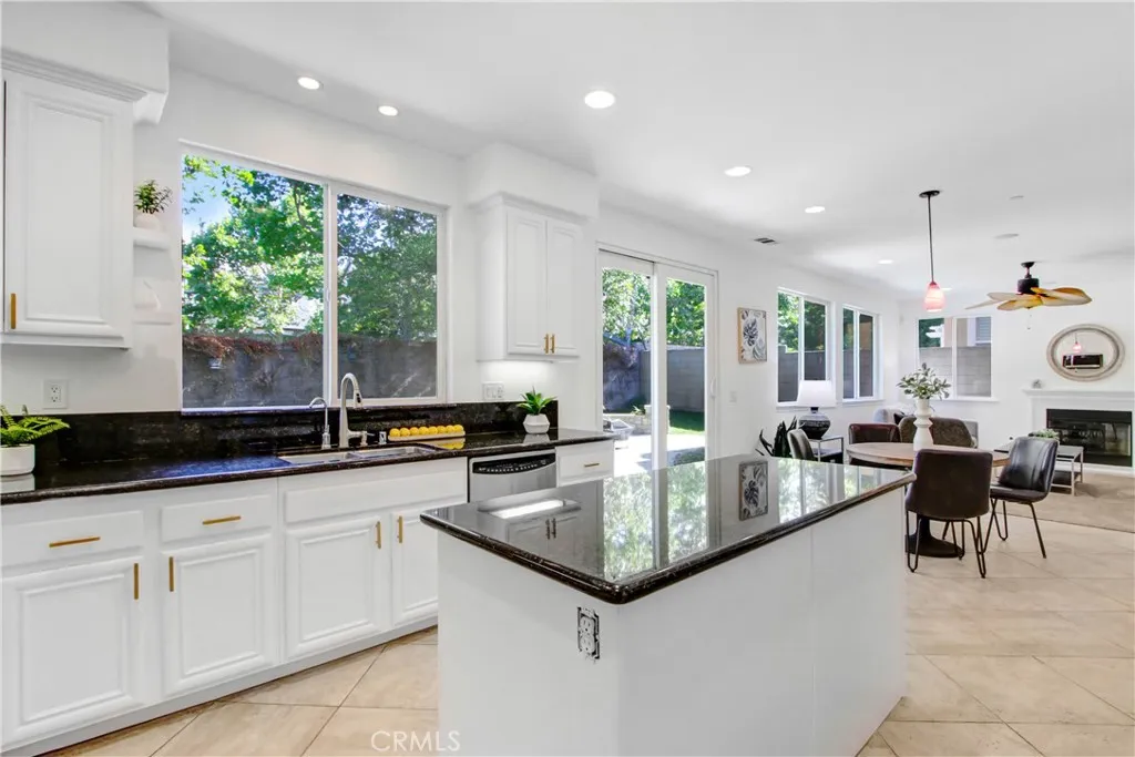 Additional image 13 of 15562 Sicily Lane, Fontana, CA 92336