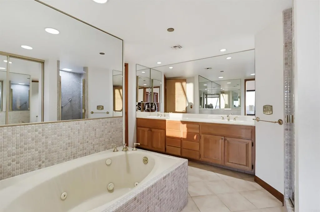 Additional image 42 of 230 W Laurel Street Unit 502, San Diego, CA 92101