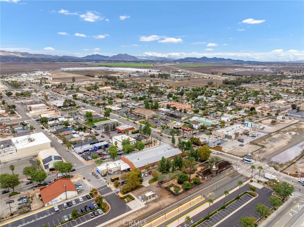 Additional image 43 of 318 S D St, Perris, CA 92570