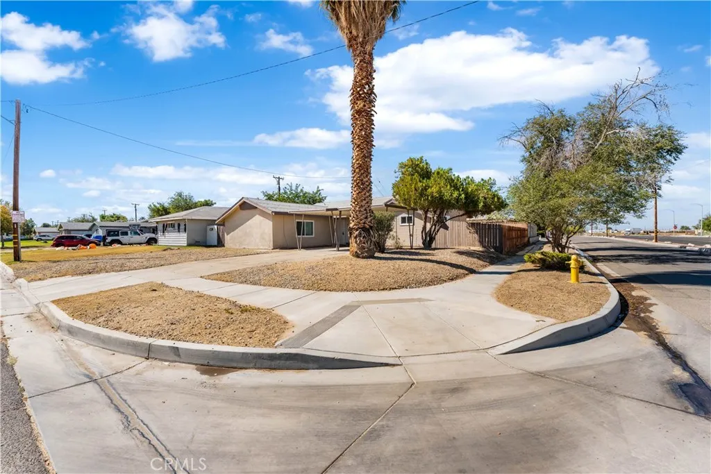Additional image 44 of 45581 6th Street E, Lancaster, CA 93535
