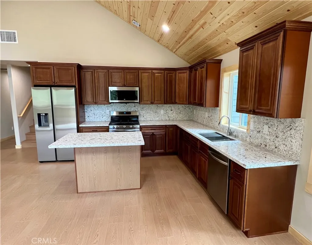 Additional image 34 of 810 Villa Grove Avenue, Big Bear City, CA 92314