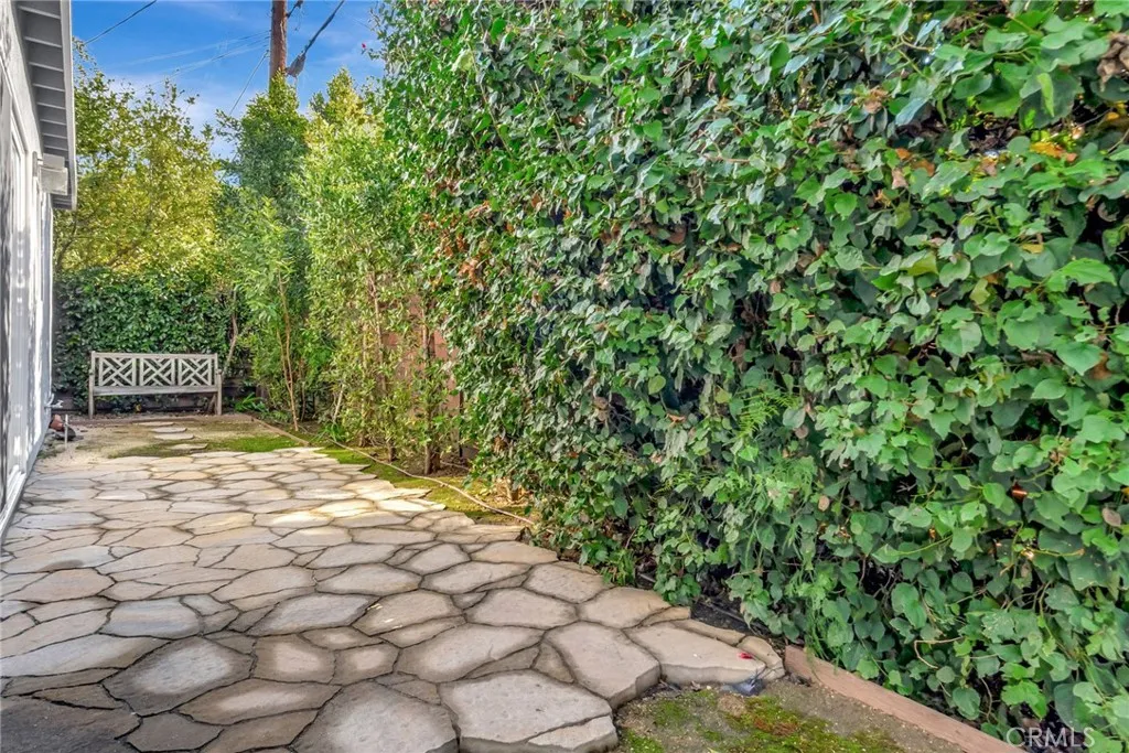 Additional image 36 of 17232 Elkwood St, Lake Balboa, CA 91406