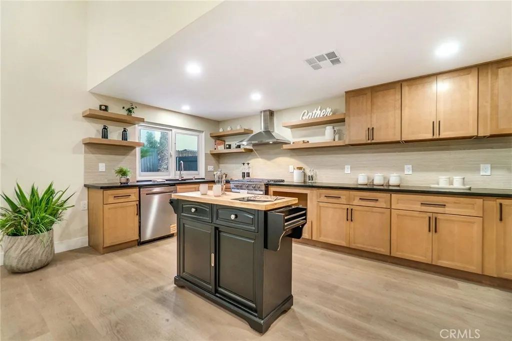 Additional image 113 of 1381 Penrith Ln, Tustin, CA 92780