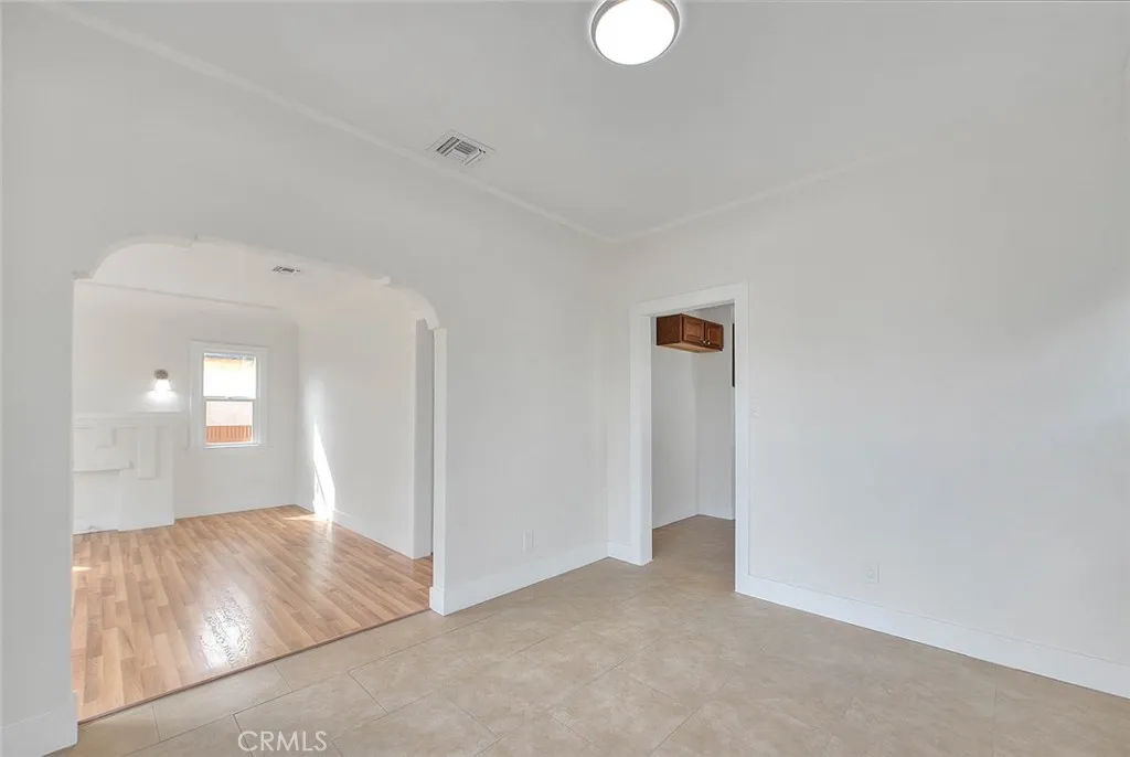 Additional image 95 of 547 W 106th St, Los Angeles, CA 90044