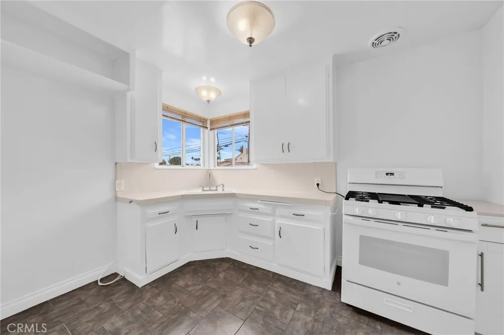 Additional image 13 of 8301 Reading Avenue, Los Angeles, CA 90045