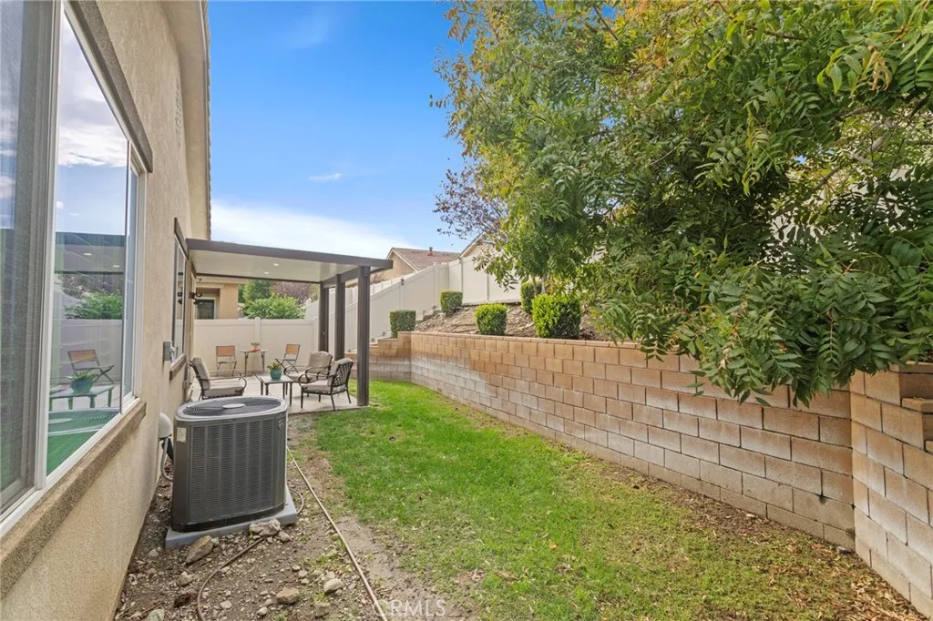 Additional image 18 of 17948 Milkweed Ln, San Bernardino, CA 92407