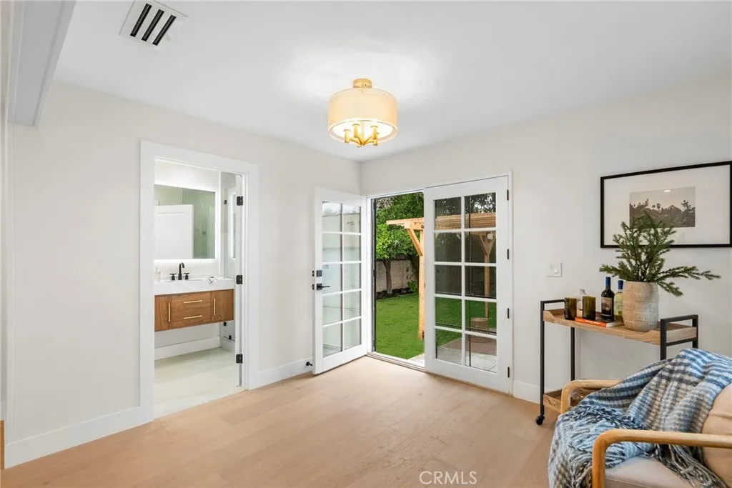 Additional image 81 of 2928 11th St, Los Angeles, CA 90018