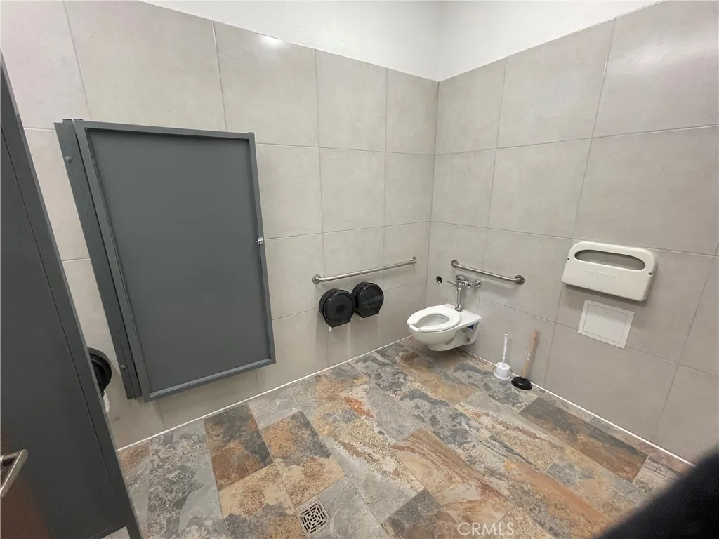 14343 Main St, Hesperia, CA 92345 photo 4
