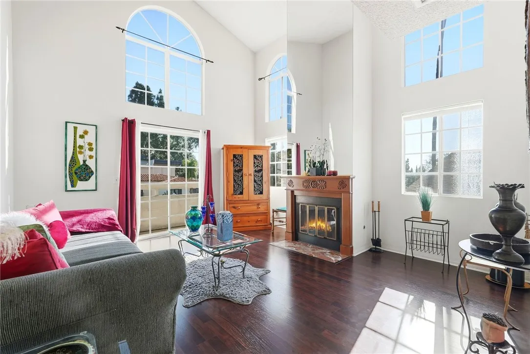 Additional image 35 of 871 S Lucerne Blvd Unit 2, Los Angeles, CA 90005