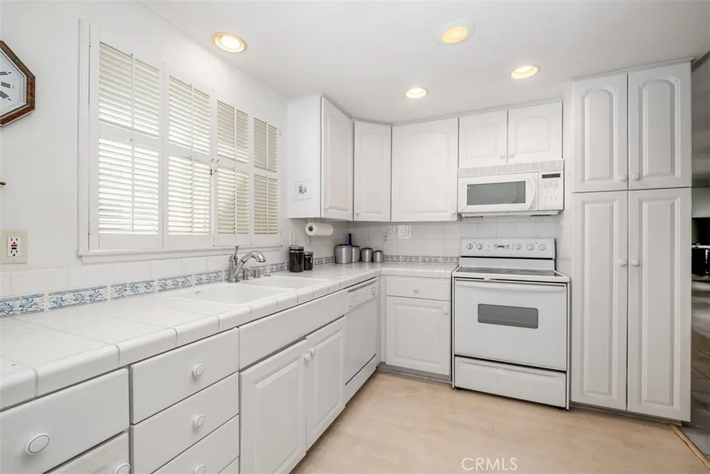 Additional image 36 of 2388 W Via Mariposa Unit 3E, Laguna Woods, CA 92637