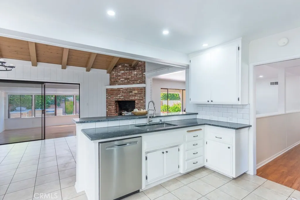 Additional image 102 of 6563 Bianca, Lake Balboa, CA 91406