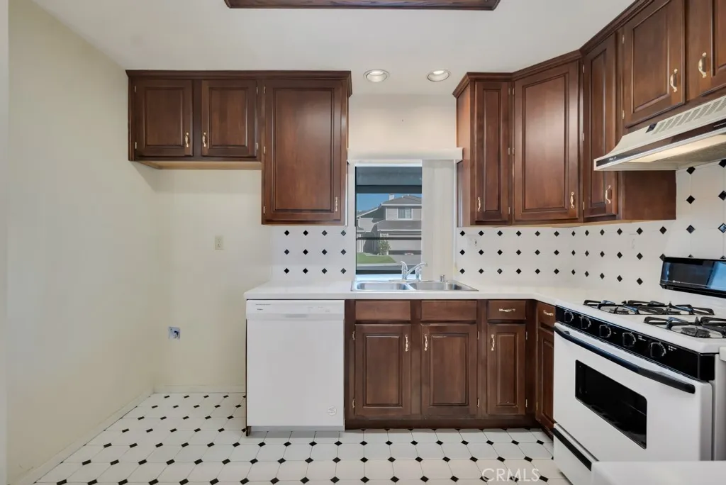 Additional image 8 of 1440 fox run, Corona, CA 92882