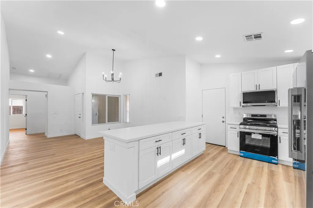 Additional image 16 of 43117 Bloomingpark St, Lancaster, CA 93536