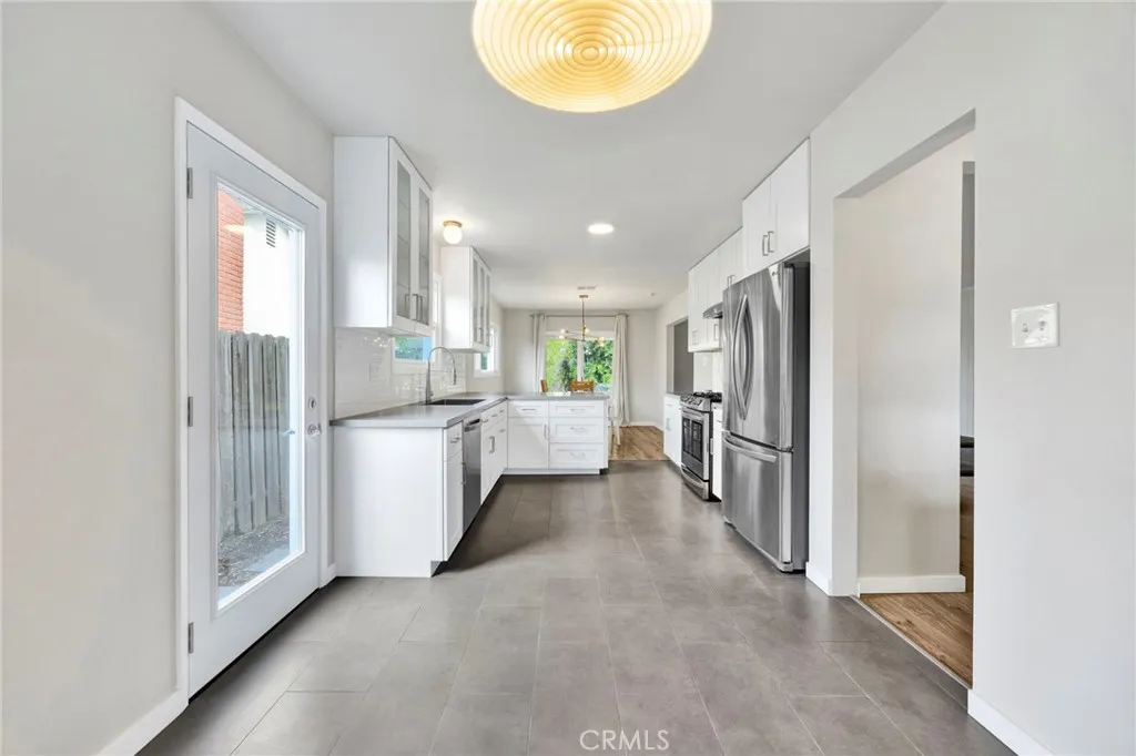 Additional image 16 of 14421 Cohasset Street, Van Nuys, CA 91405