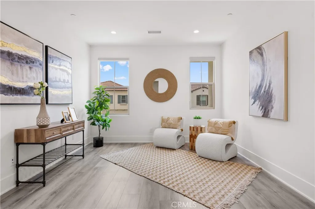 Additional image 20 of 59 Longchamp, Irvine, CA 92602