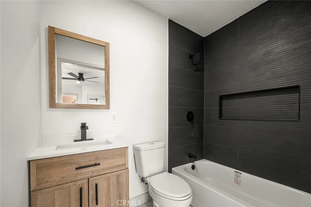 Additional image 70 of 924 W Almond Street, Compton, CA 90220