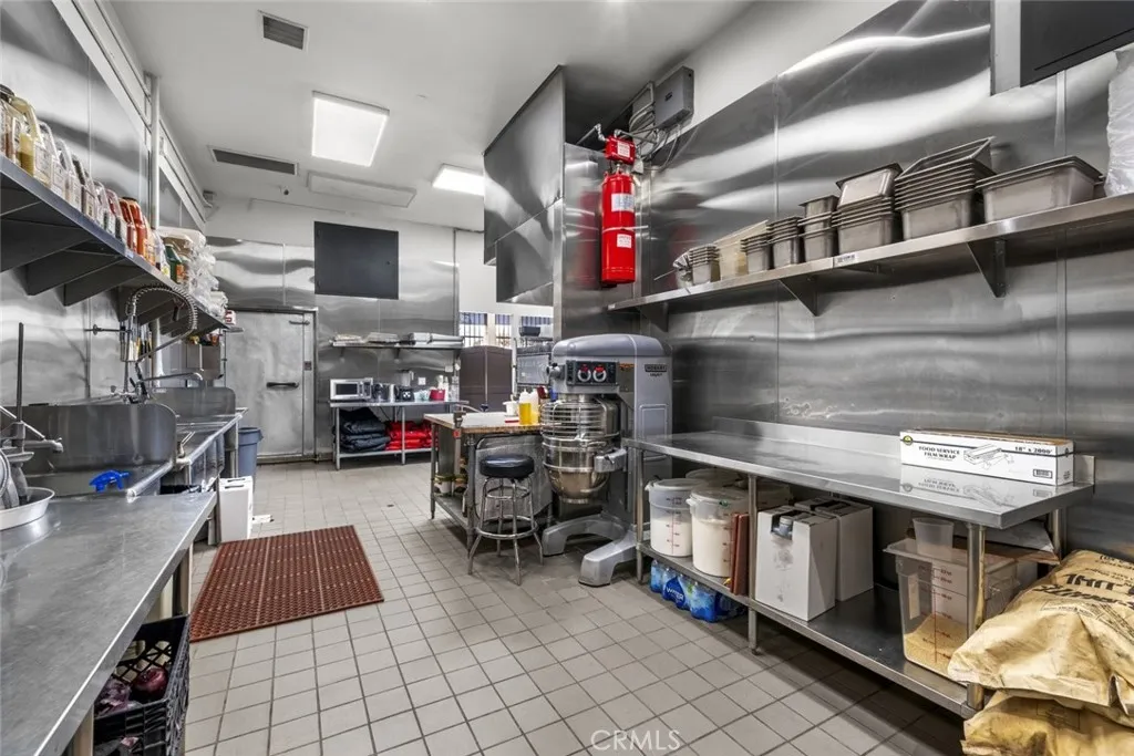 Additional image 70 of 12061 Strathern Street, North Hollywood, CA 91605