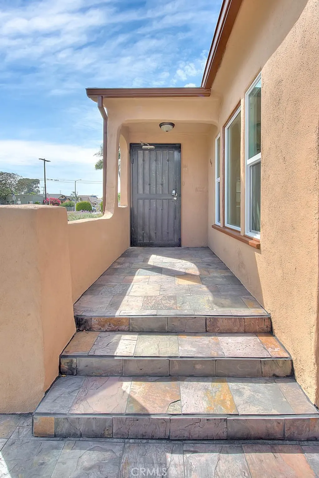 Additional image 13 of 547 W 106th St, Los Angeles, CA 90044