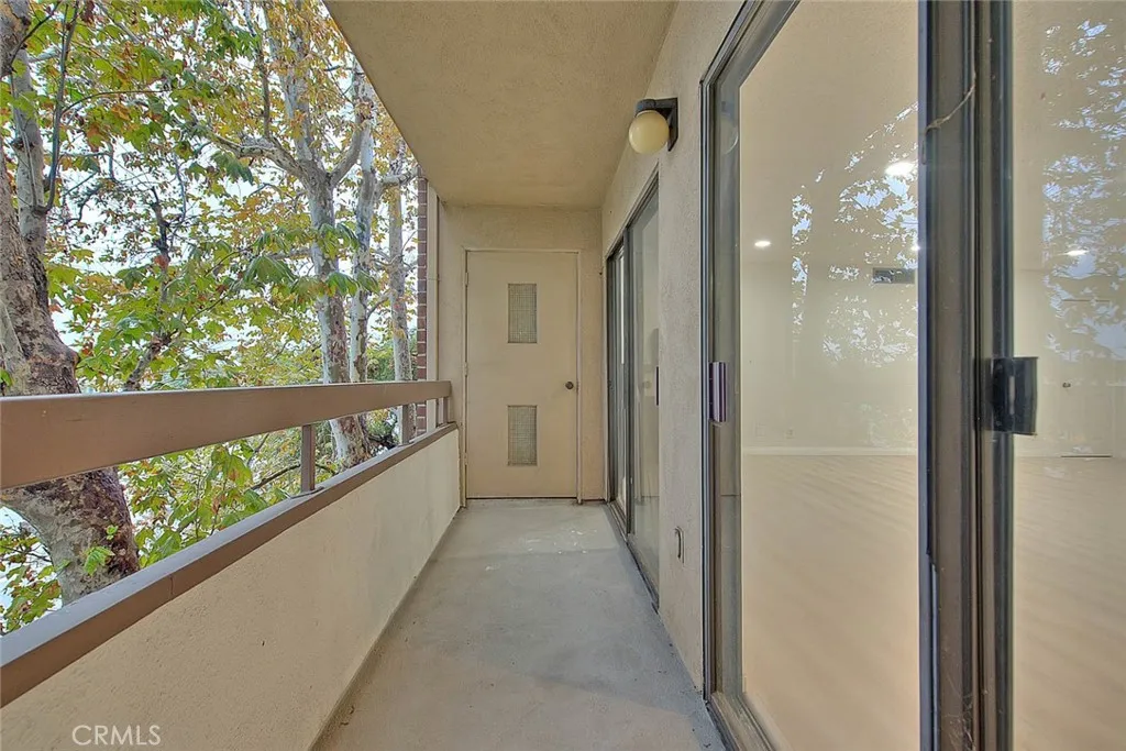 Additional image 9 of 460 Oak Street Unit 201, Glendale, CA 91204