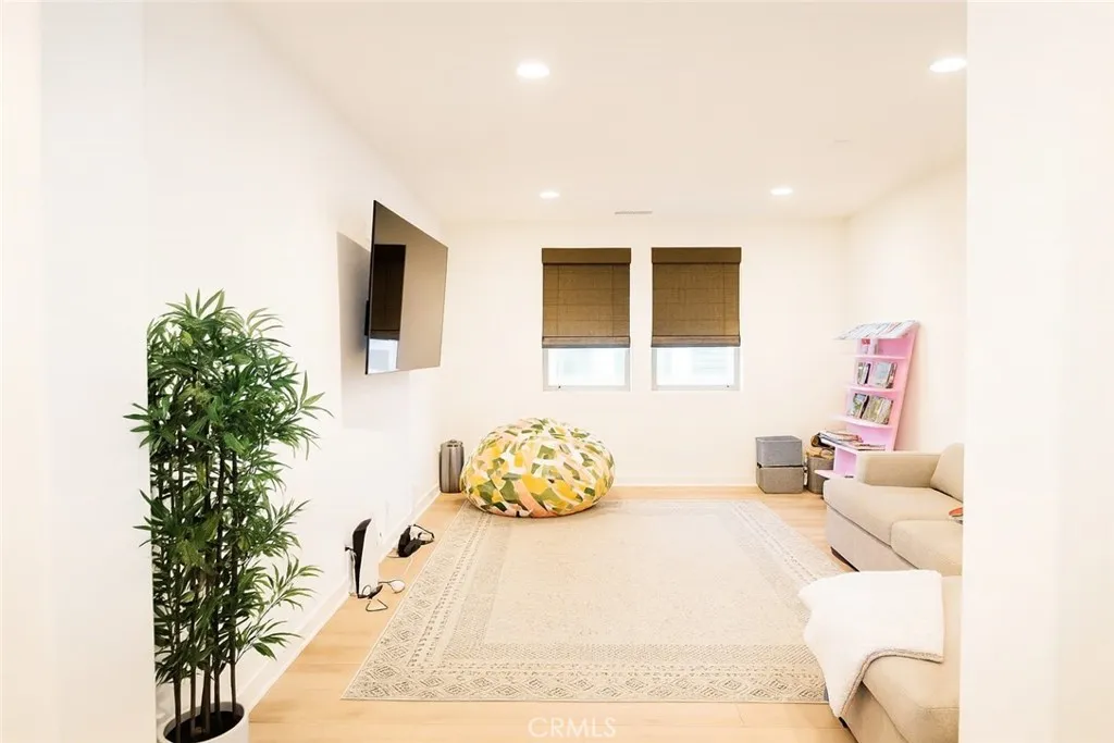 Additional image 41 of 279 Barnes Rd, Tustin, CA 92782