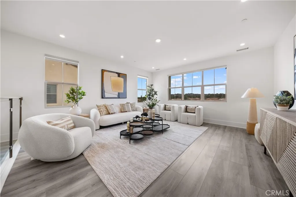 Additional image 13 of 59 Longchamp, Irvine, CA 92602