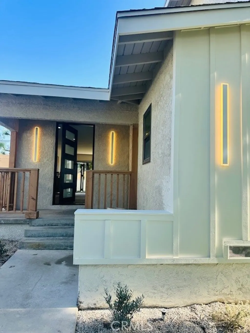 Additional image 3 of 2440 Ostrom Ave, Long Beach, CA 90815