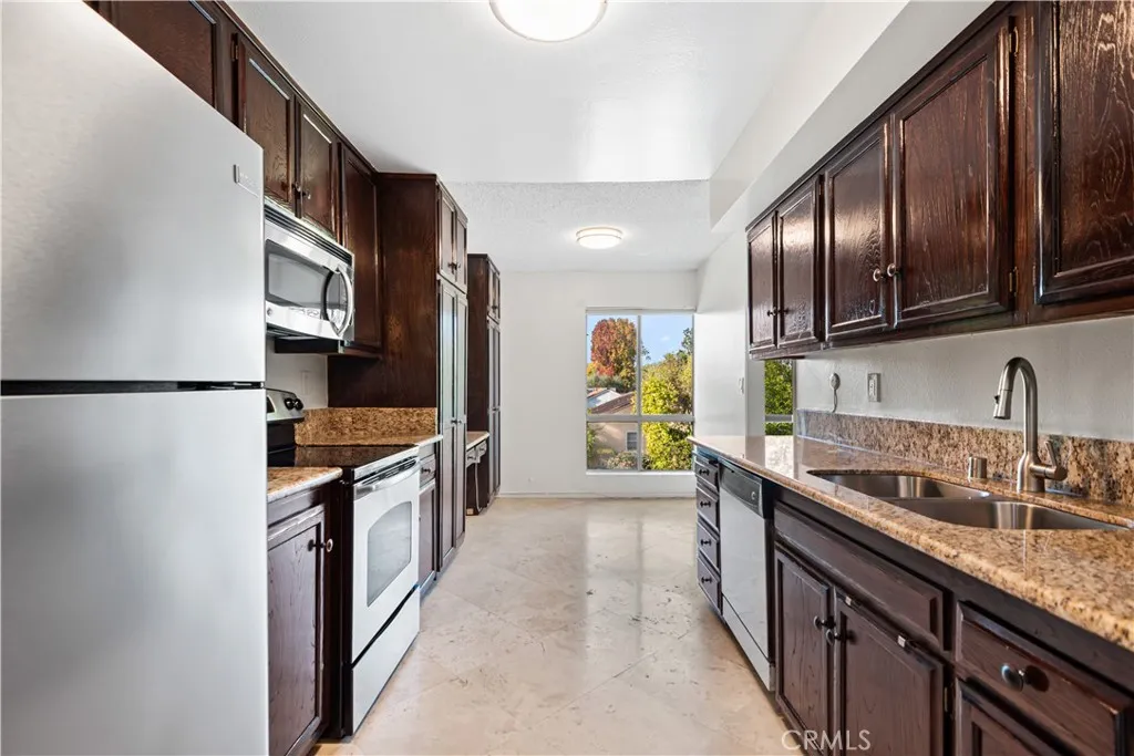 Additional image 30 of 5115 Kester Unit 202, Sherman Oaks, CA 91403