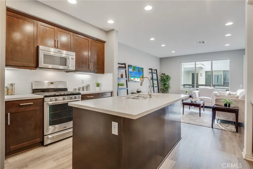 Additional image 39 of 12921 Mission Avenue Unit 102, Hawthorne, CA 90250