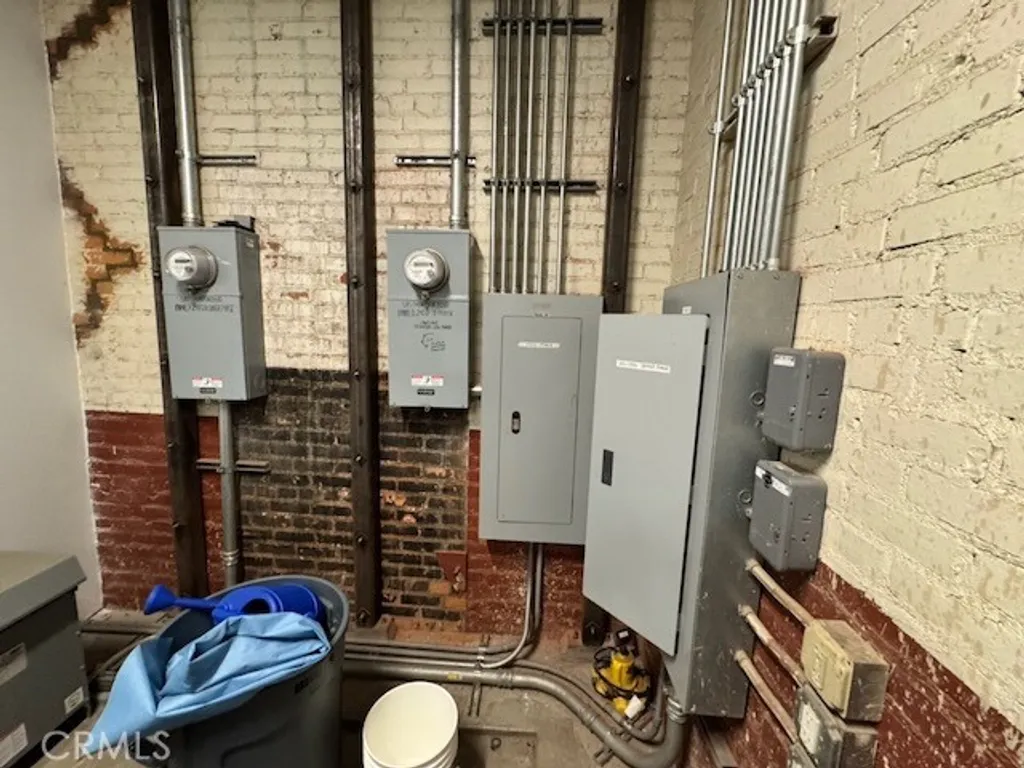 Additional image 21 of 585 E Thompson Boulevard, Ventura, CA 93001