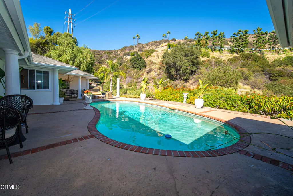 Additional image 91 of 2460 Las Positas Road, Glendale, CA 91208