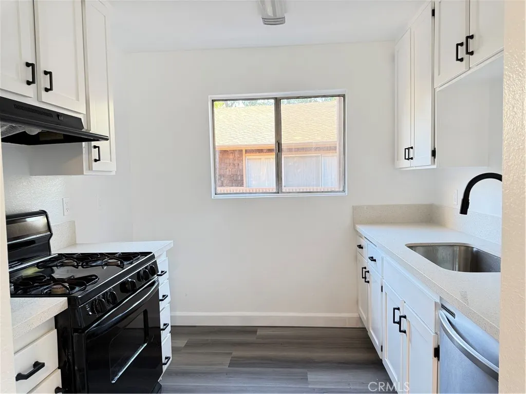 Additional image 17 of 1056 Cabrillo Park Drive Unit G, Santa Ana, CA 92701