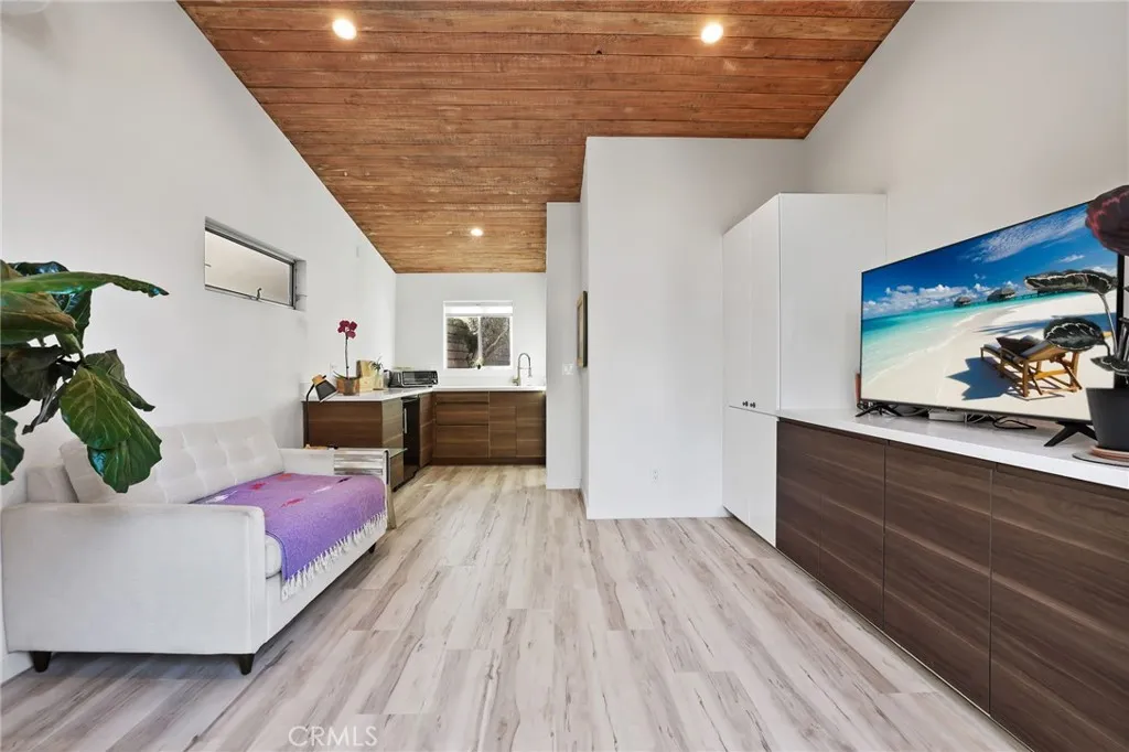 Additional image 36 of 4123 North Virginia Road, Long Beach, CA 90807