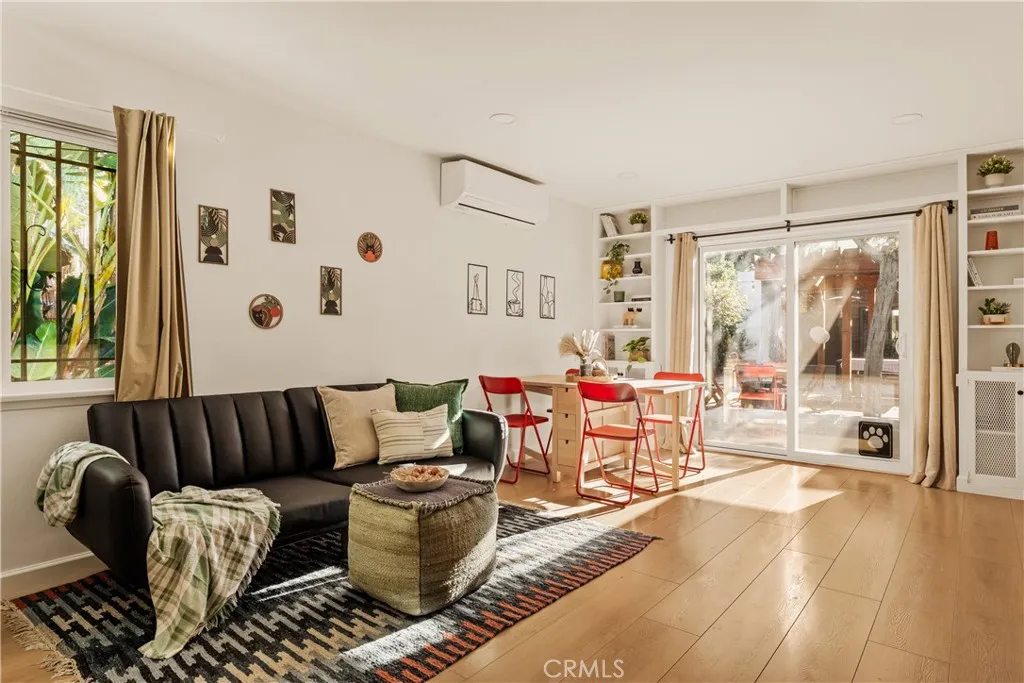 Additional image 4 of 2544 W 5th St, Los Angeles, CA 90057