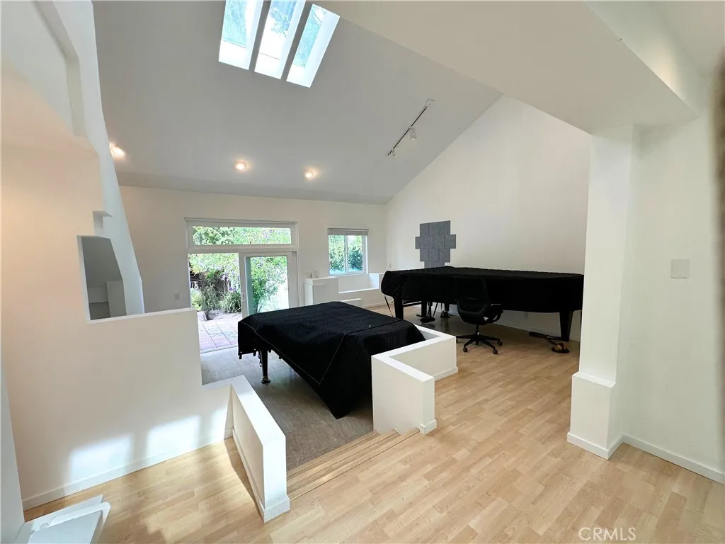 Additional image 9 of 22037 Ybarra, Woodland Hills, CA 91364