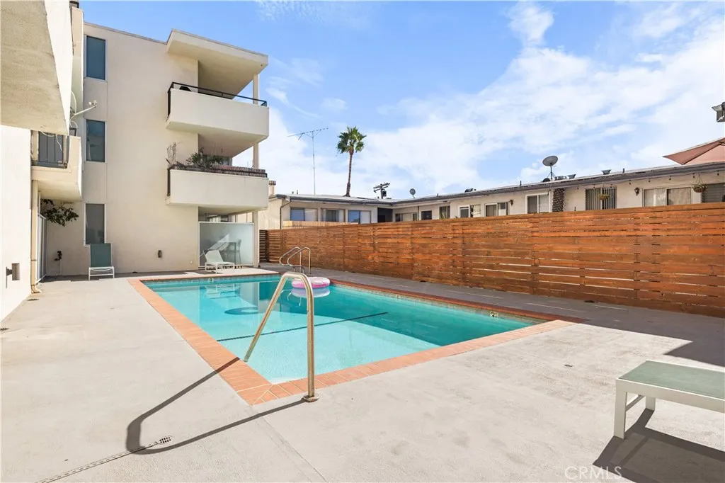 Additional image 81 of 1550 N Laurel Avenue N Unit 203, Los Angeles, CA 90046